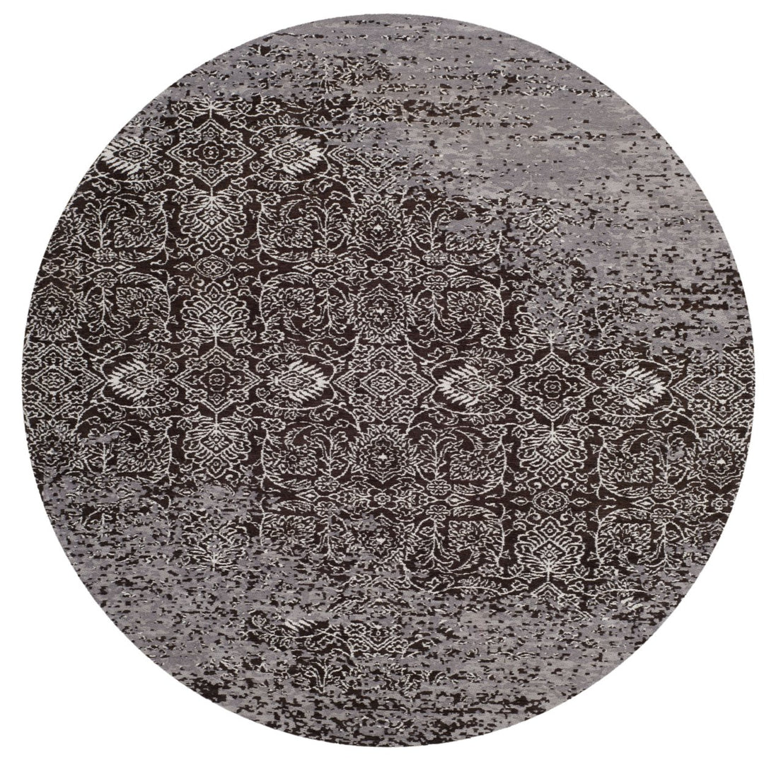 SAFAVIEH Classic Vintage CLV224B Silver / Brown Rug Image 1