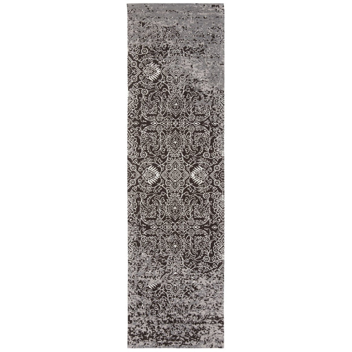 SAFAVIEH Classic Vintage CLV224B Silver / Brown Rug Image 5