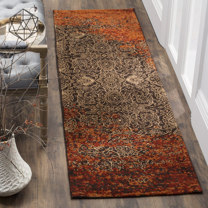 SAFAVIEH Classic Vintage CLV224A Rust / Brown Rug Image 3