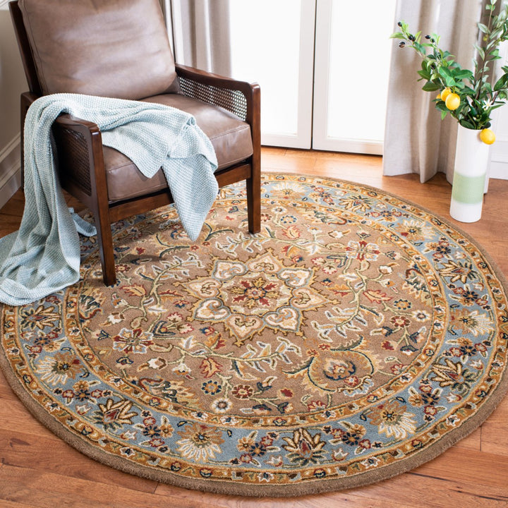 SAFAVIEH Classic CL387A Handmade Beige / Light Blue Rug Image 2