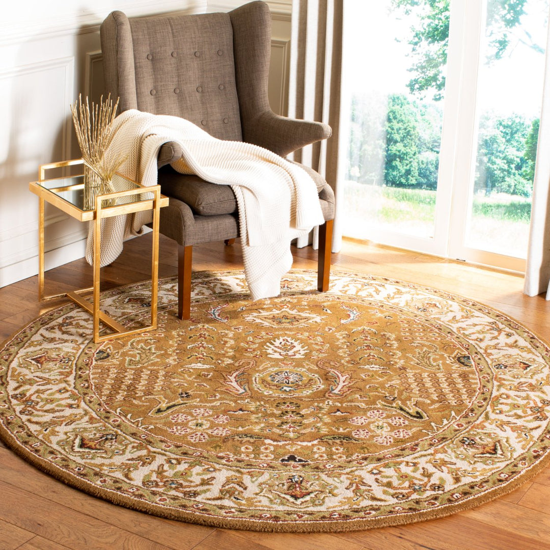 SAFAVIEH Classic CL764A Handmade Gold / Beige Rug Image 2