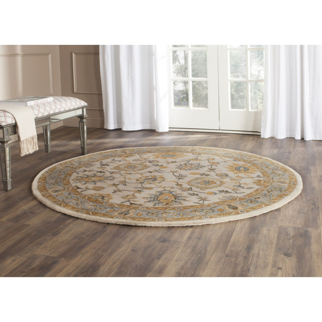 SAFAVIEH Classic CL934B Handmade Ivory / Light Blue Rug Image 8