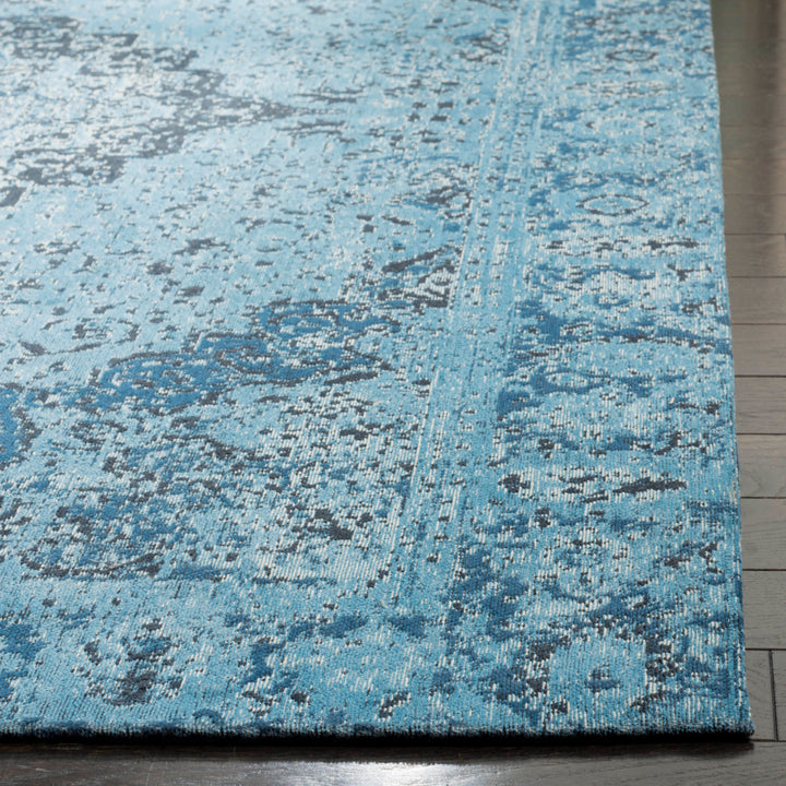 SAFAVIEH Classic Vintage Collection CLV110M Blue Rug Image 3