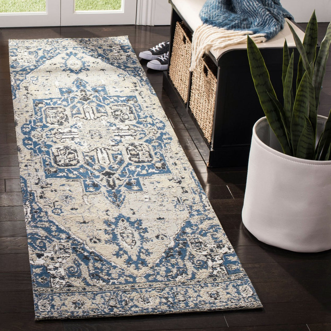 SAFAVIEH Classic Vintage Collection CLV111M Blue Rug Image 2