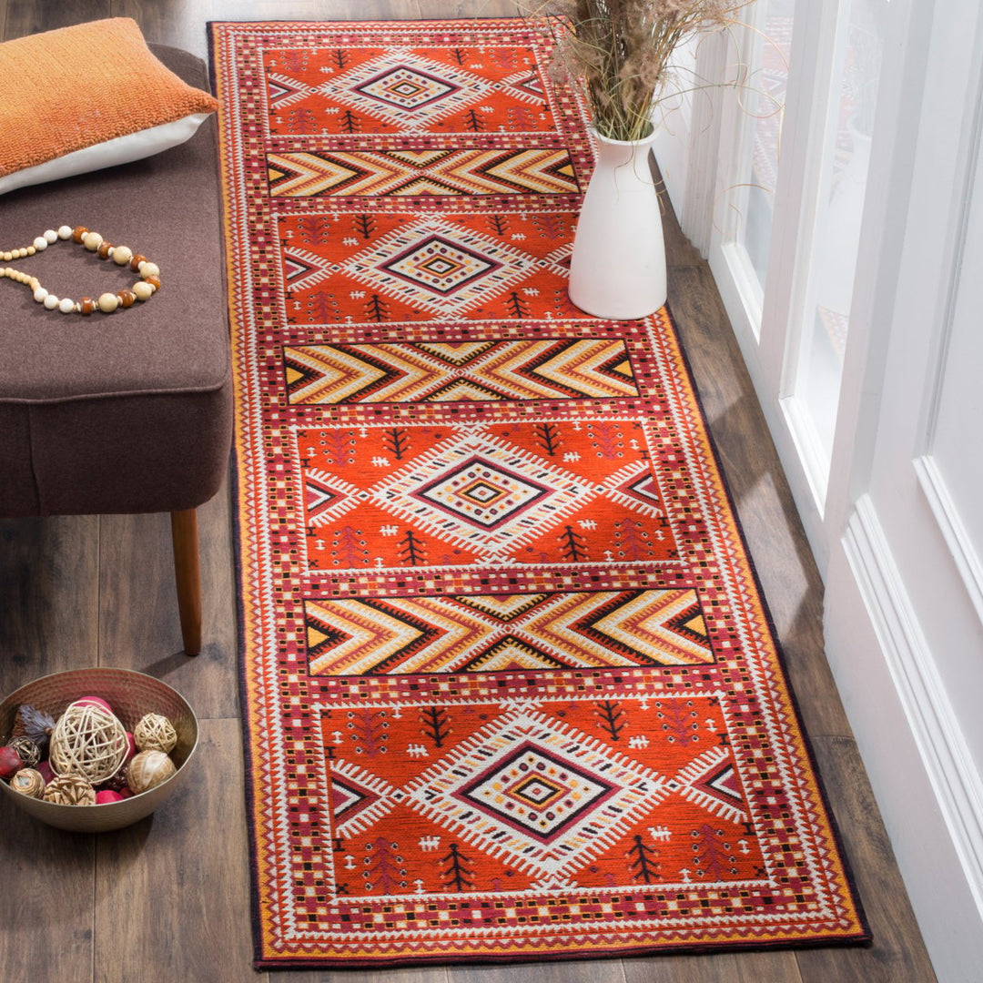 SAFAVIEH Classic Vintage CLV511D Orange / Gold Rug Image 3