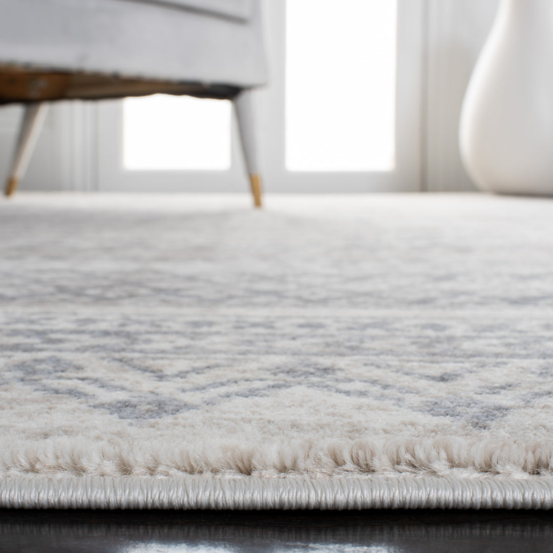 SAFAVIEH Carnegie Collection CNG619F Ivory / Grey Rug Image 5