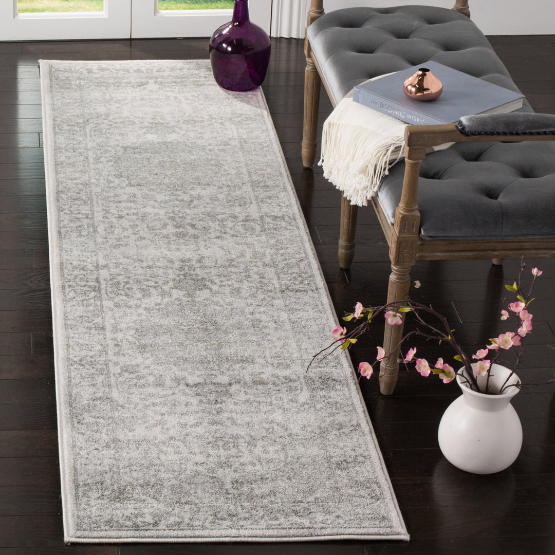 SAFAVIEH Carnegie Collection CNG631K Cream/Dark Grey Rug Image 2