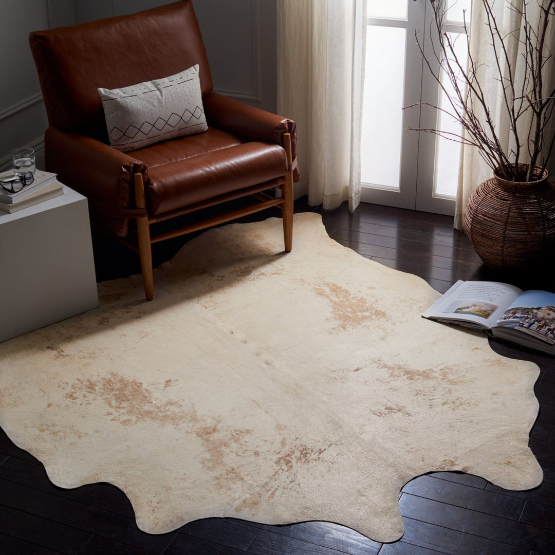 SAFAVIEH Cow Hide Collection COH212D Tan Rug Image 1