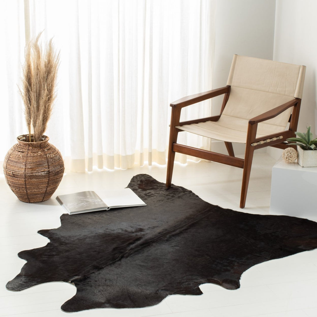 SAFAVIEH Cow Hide COH211C Black / Brown Rug Image 1