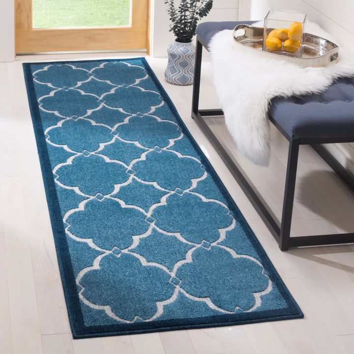 SAFAVIEH Cottage Collection COT926K Blue / Creme Rug Image 2