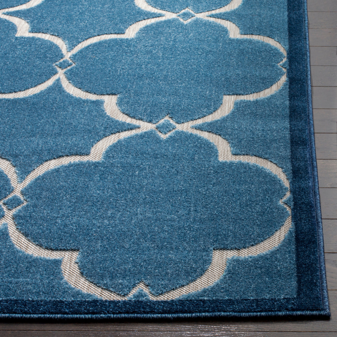 SAFAVIEH Cottage Collection COT926K Blue / Creme Rug Image 4