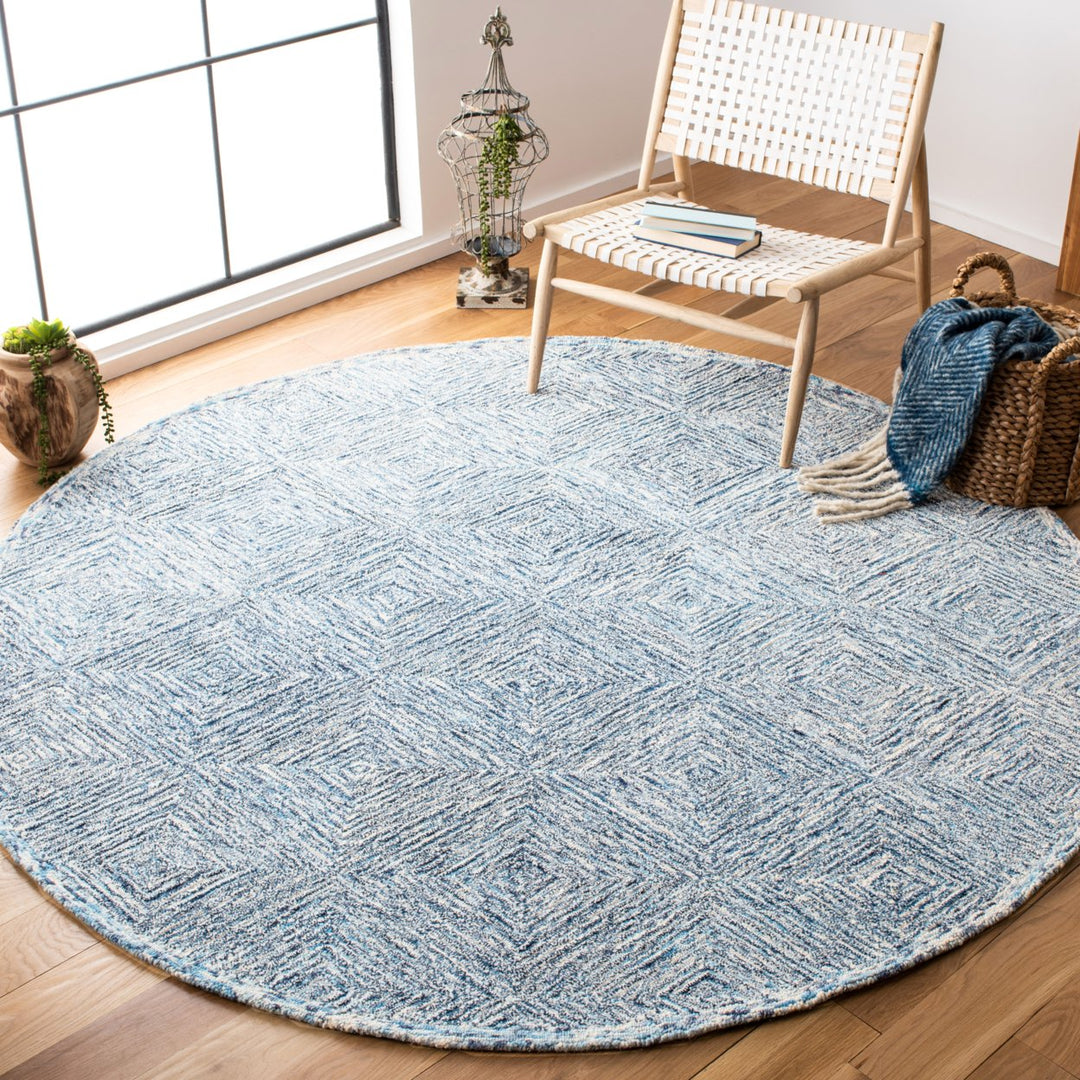 SAFAVIEH Capri CPR207A Handmade Ivory / Blue Rug Image 2