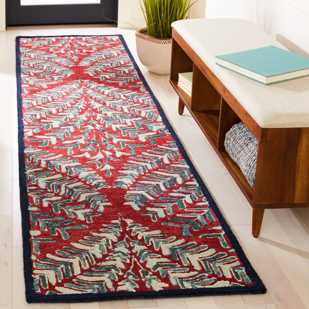 SAFAVIEH Capri Collection CPR208Q Handmade Red/Green Rug Image 3