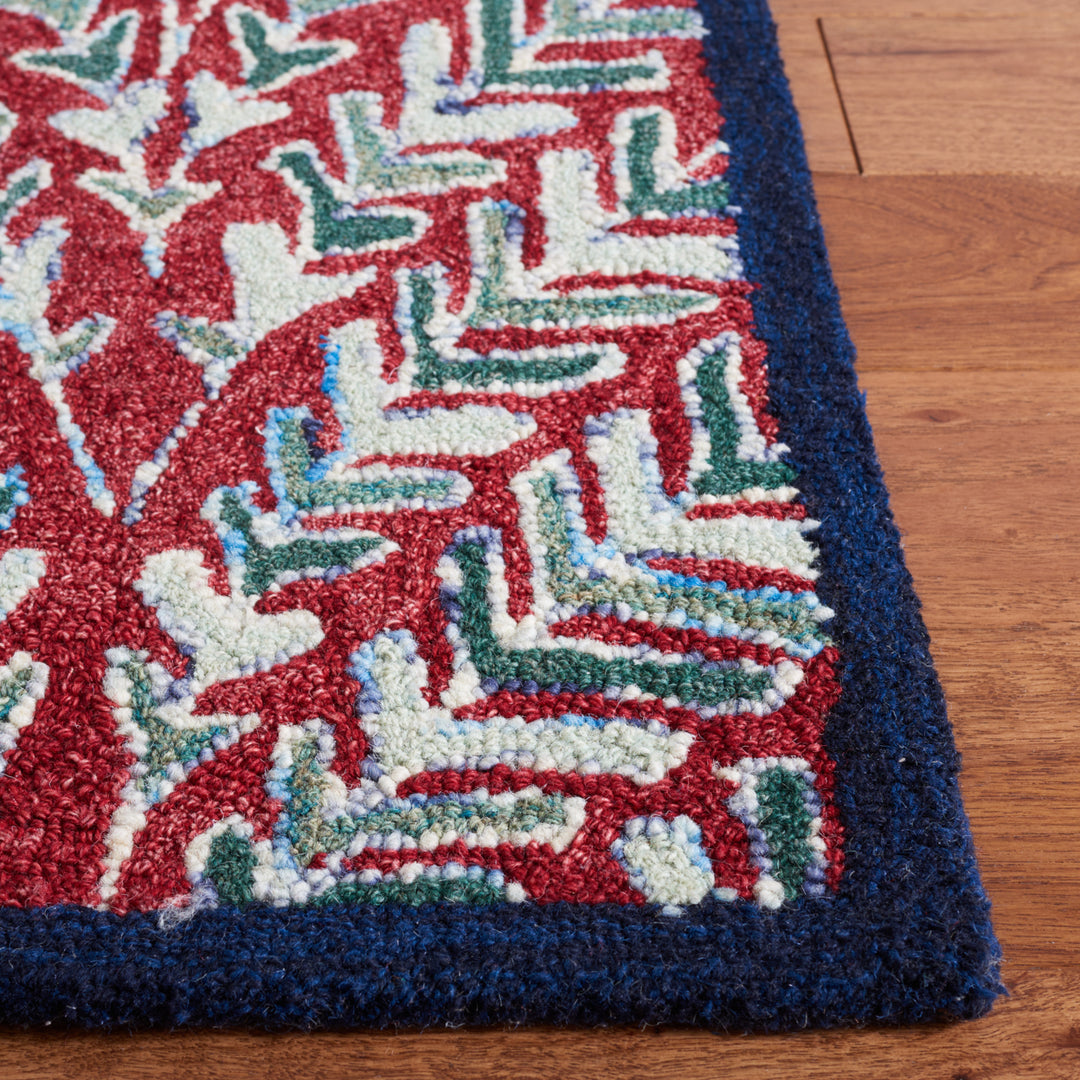 SAFAVIEH Capri Collection CPR208Q Handmade Red/Green Rug Image 6