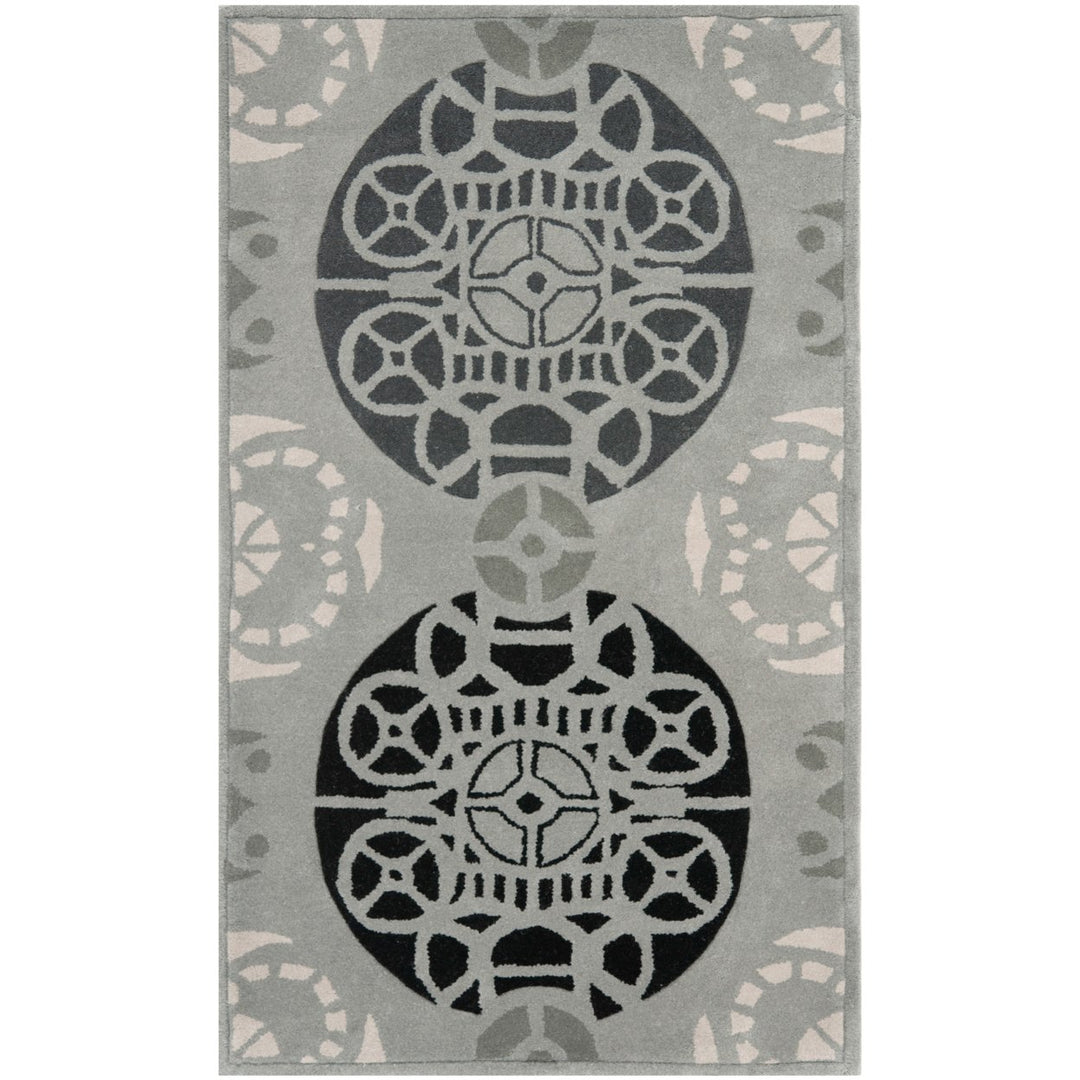 SAFAVIEH Capri CPR353C Handmade Grey / Black Rug Image 1