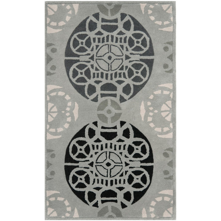 SAFAVIEH Capri CPR353C Handmade Grey / Black Rug Image 1