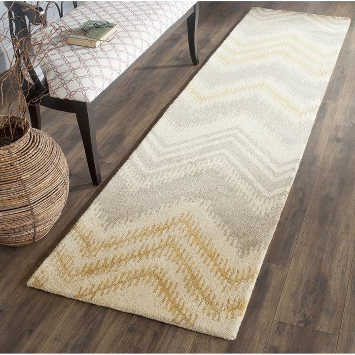 SAFAVIEH Capri Collection CPR445B Handmade Grey/Gold Rug Image 3