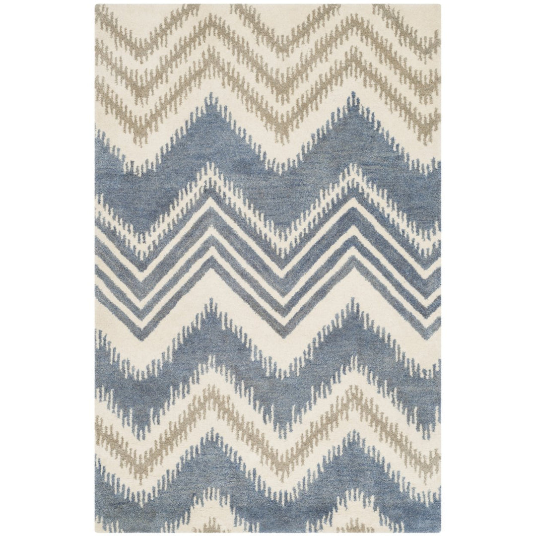 SAFAVIEH Capri CPR445A Handmade Blue / Ivory Rug Image 8