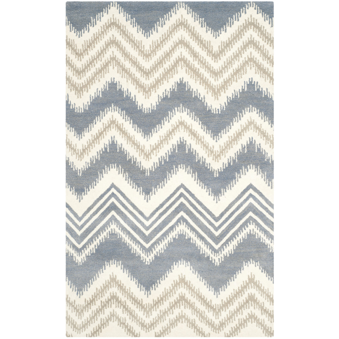 SAFAVIEH Capri CPR445A Handmade Blue / Ivory Rug Image 9