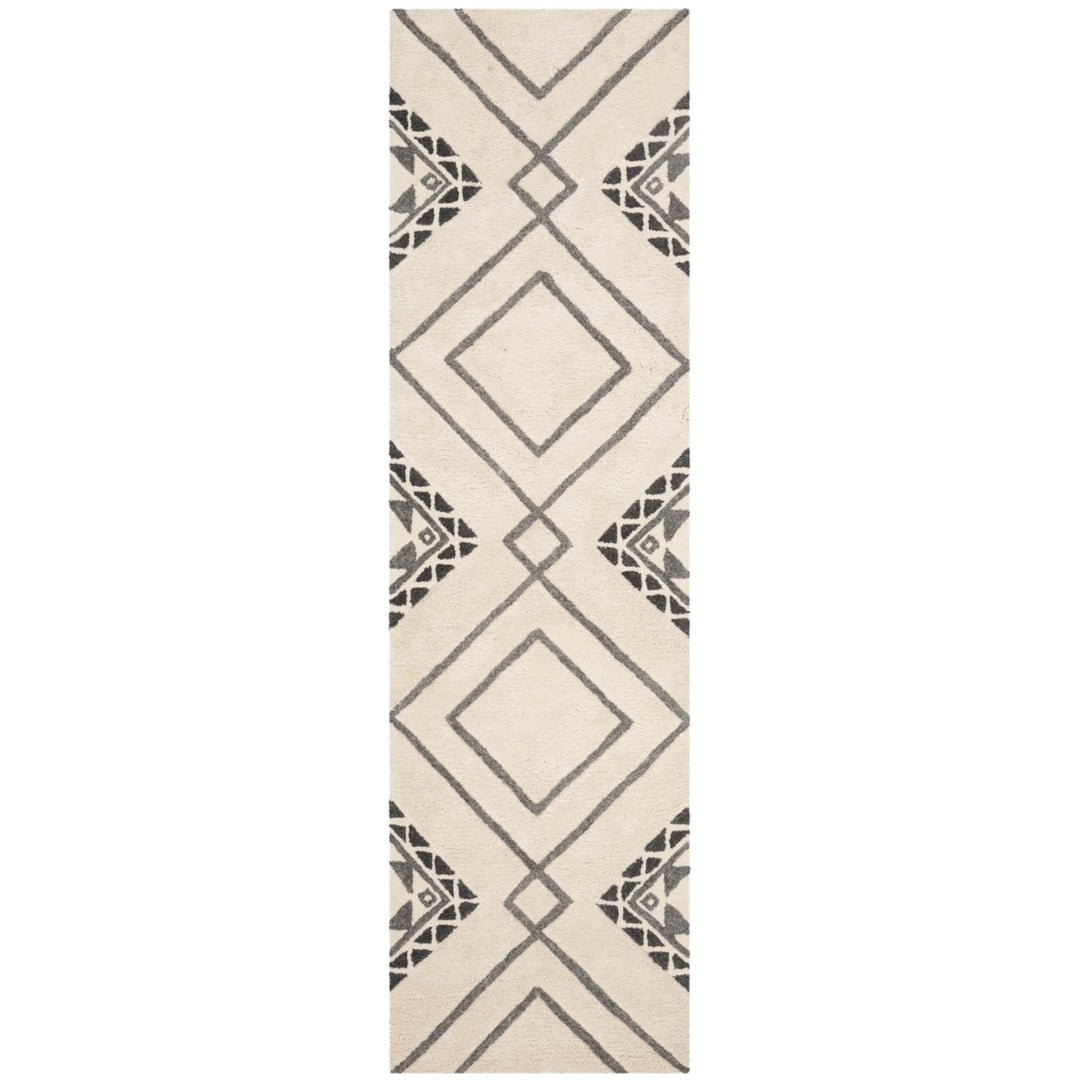 SAFAVIEH Casablanca CSB301A Handmade Ivory / Grey Rug Image 1