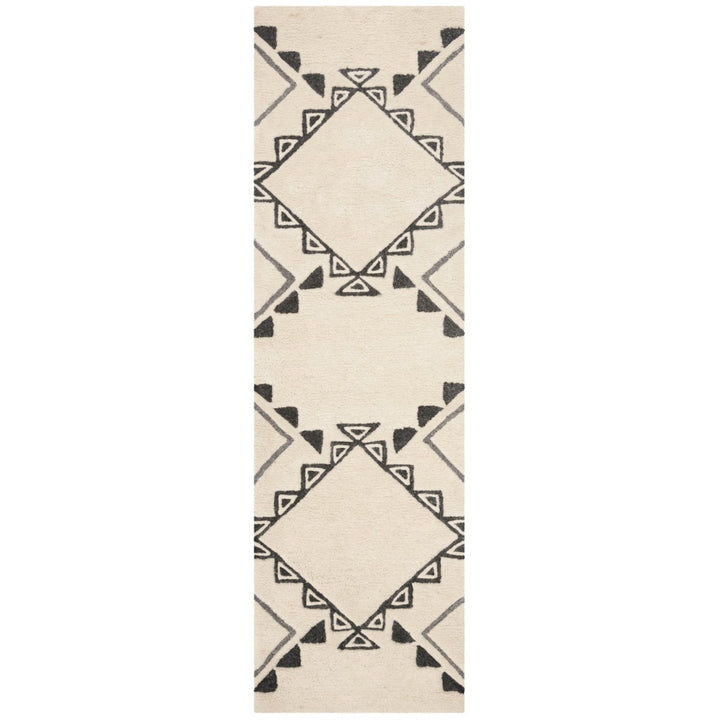 SAFAVIEH Casablanca CSB303A Handmade Ivory / Grey Rug Image 1