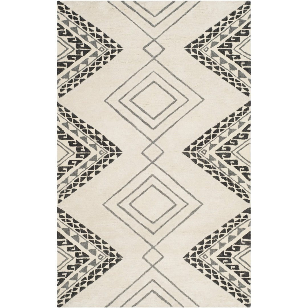 SAFAVIEH Casablanca CSB301A Handmade Ivory / Grey Rug Image 1