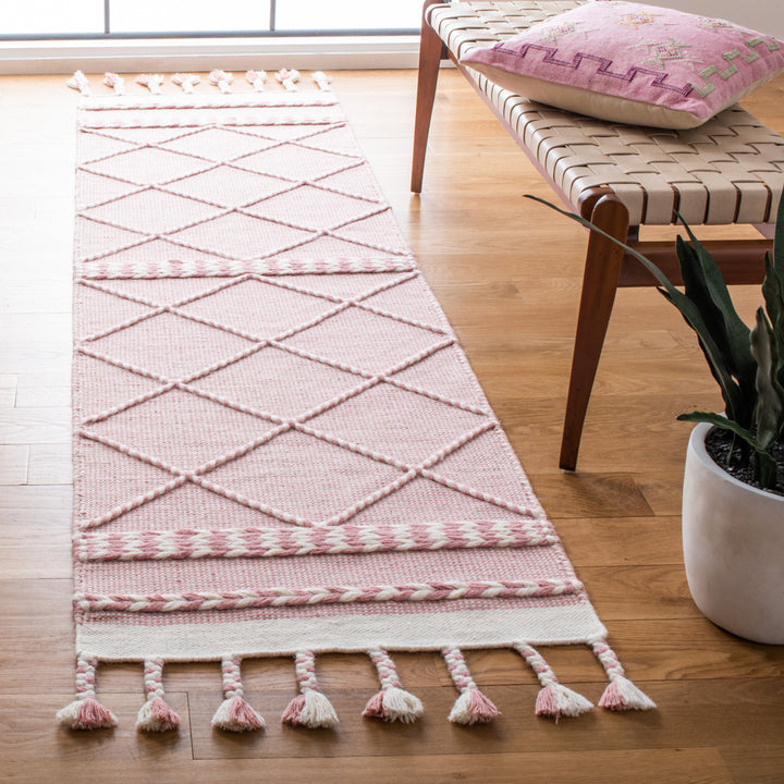 SAFAVIEH Casablanca CSB575U Handmade Pink / Ivory Rug Image 2