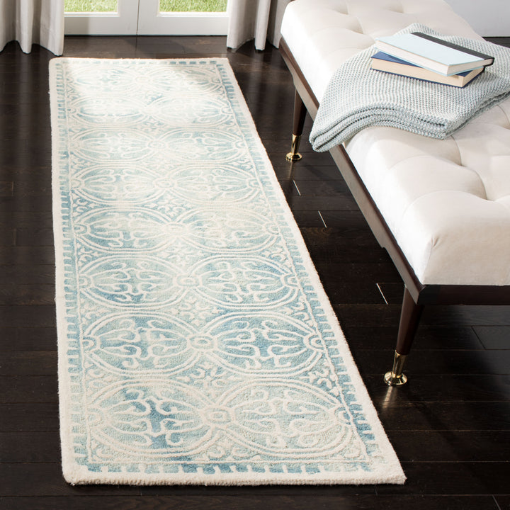 SAFAVIEH Dip Dye DDY211J Handmade Light Green /Ivory Rug Image 3