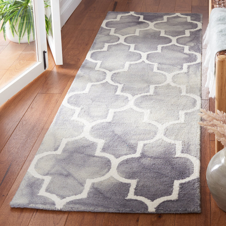 SAFAVIEH Dip Dye DDY535C Handmade Grey / Ivory Rug Image 11