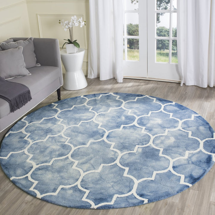 SAFAVIEH Dip Dye DDY535K Handmade Blue / Ivory Rug Image 10