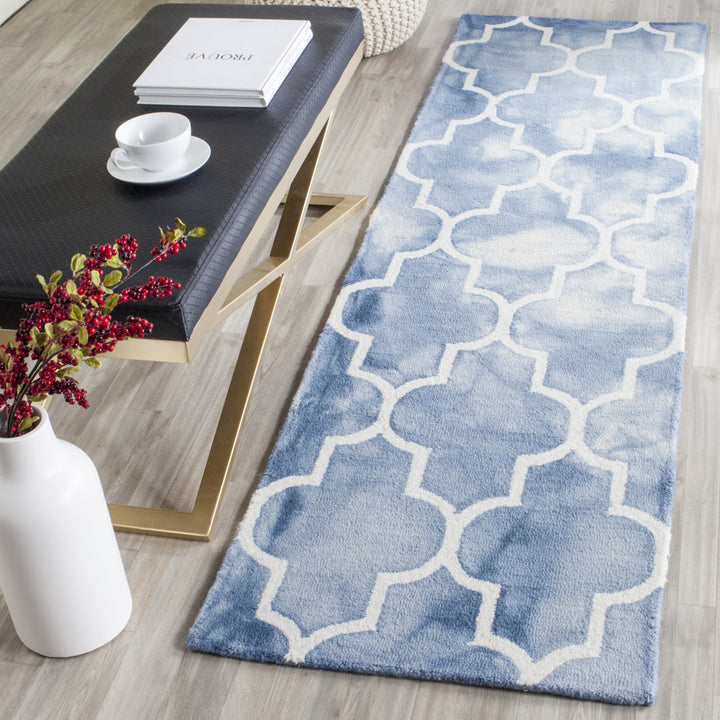 SAFAVIEH Dip Dye DDY535K Handmade Blue / Ivory Rug Image 11