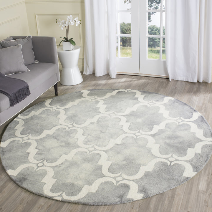 SAFAVIEH Dip Dye DDY536C Handmade Grey / Ivory Rug Image 11