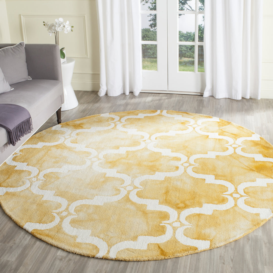 SAFAVIEH Dip Dye DDY536H Handmade Gold / Ivory Rug Image 11