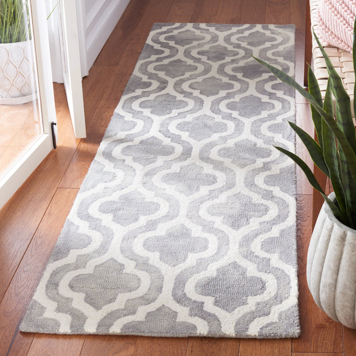 SAFAVIEH Dip Dye DDY537C Handmade Grey / Ivory Rug Image 10