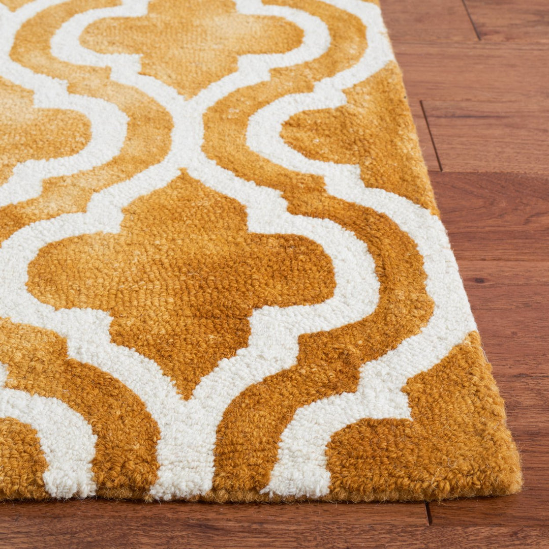 SAFAVIEH Dip Dye DDY537H Handmade Gold / Ivory Rug Image 11