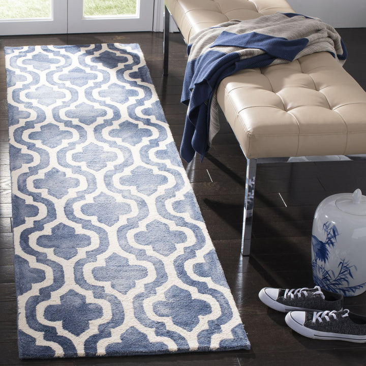 SAFAVIEH Dip Dye DDY537K Handmade Blue / Ivory Rug Image 11