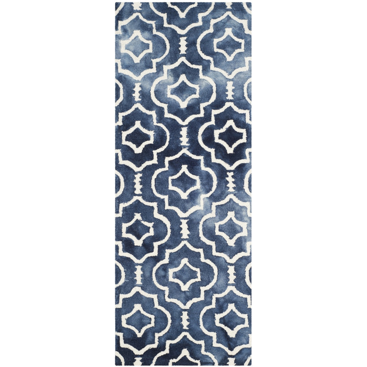 SAFAVIEH Dip Dye DDY538N Handmade Navy / Ivory Rug Image 3