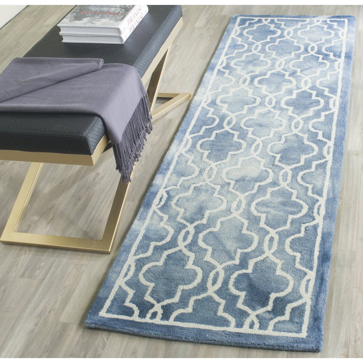 SAFAVIEH Dip Dye DDY539K Handmade Blue / Ivory Rug Image 3