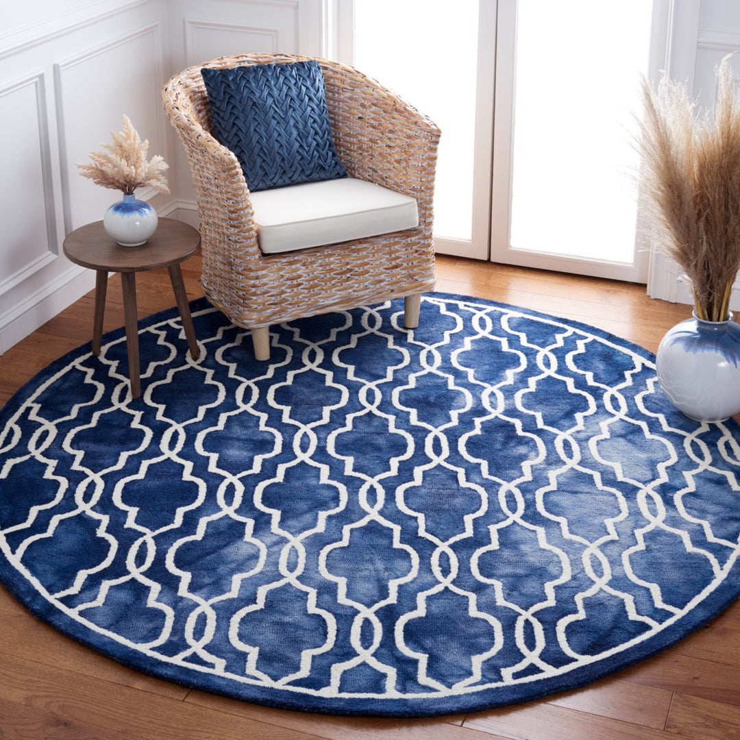 SAFAVIEH Dip Dye DDY539N Handmade Navy / Ivory Rug Image 9