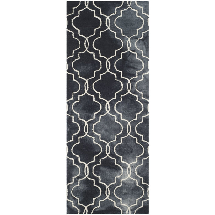 SAFAVIEH Dip Dye DDY676J Handmade Graphite / Ivory Rug Image 1