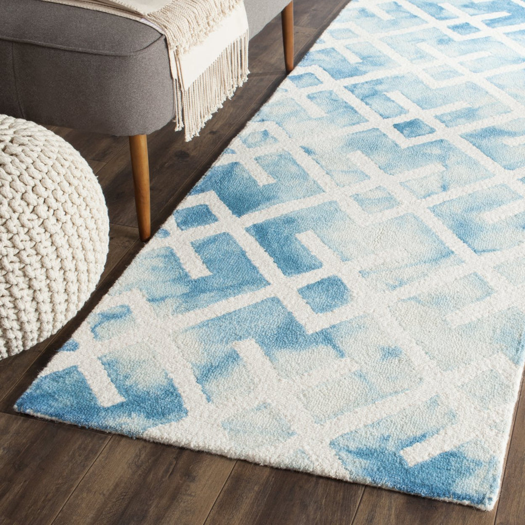 SAFAVIEH Dip Dye DDY677G Handmade Blue / Ivory Rug Image 3