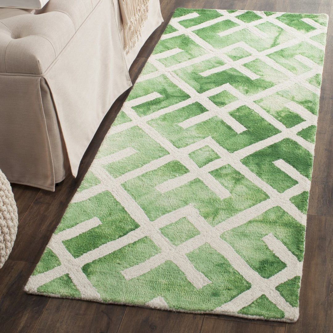 SAFAVIEH Dip Dye DDY677Q Handmade Green / Ivory Rug Image 10