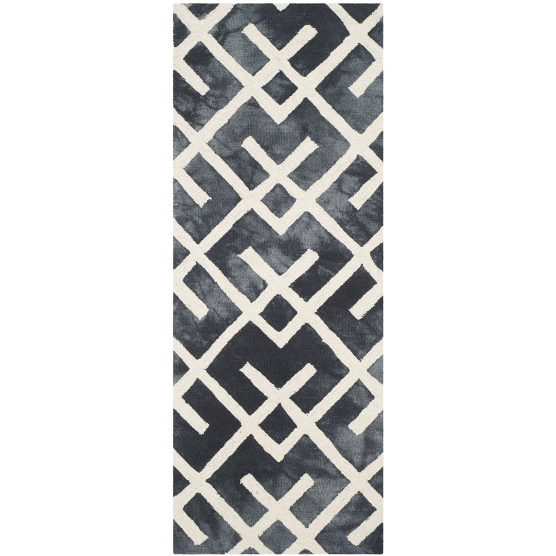 SAFAVIEH Dip Dye DDY677J Handmade Graphite / Ivory Rug Image 1