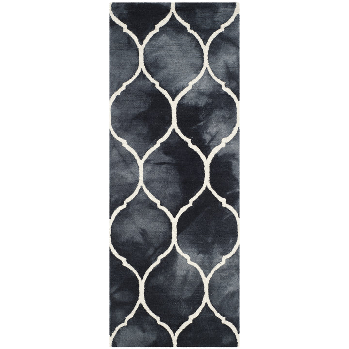 SAFAVIEH Dip Dye DDY685J Handmade Graphite / Ivory Rug Image 5