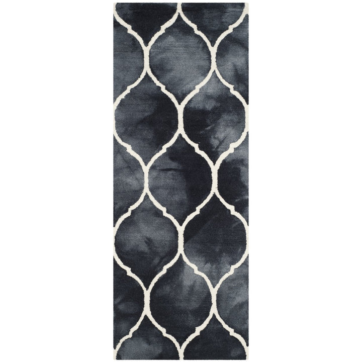 SAFAVIEH Dip Dye DDY685J Handmade Graphite / Ivory Rug Image 1