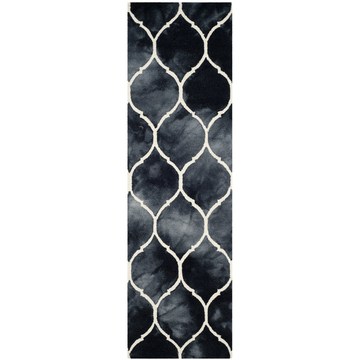 SAFAVIEH Dip Dye DDY685J Handmade Graphite / Ivory Rug Image 9