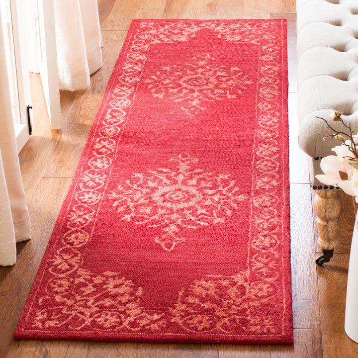 SAFAVIEH Dip Dye Collection DDY702Q Handmade Red Rug Image 3