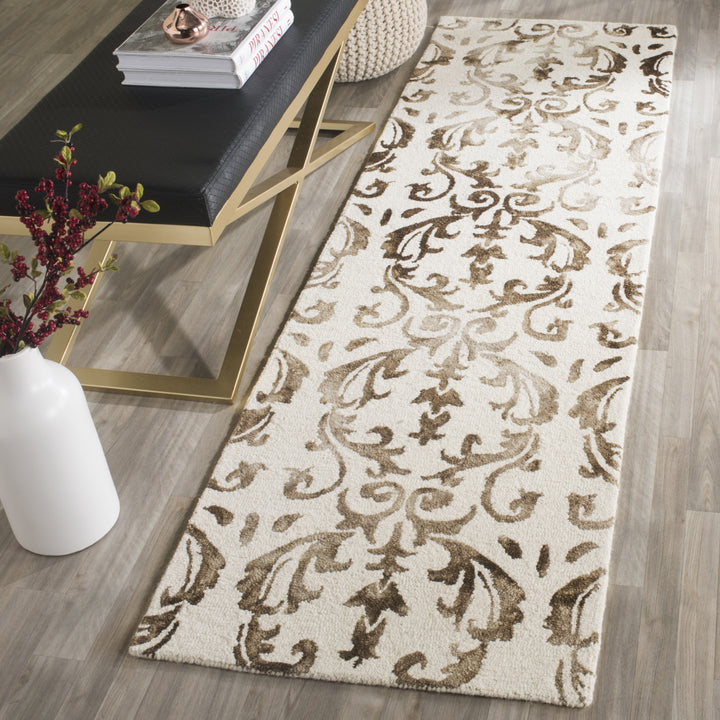 SAFAVIEH Dip Dye DDY689B Handmade Ivory / Chocolate Rug Image 11