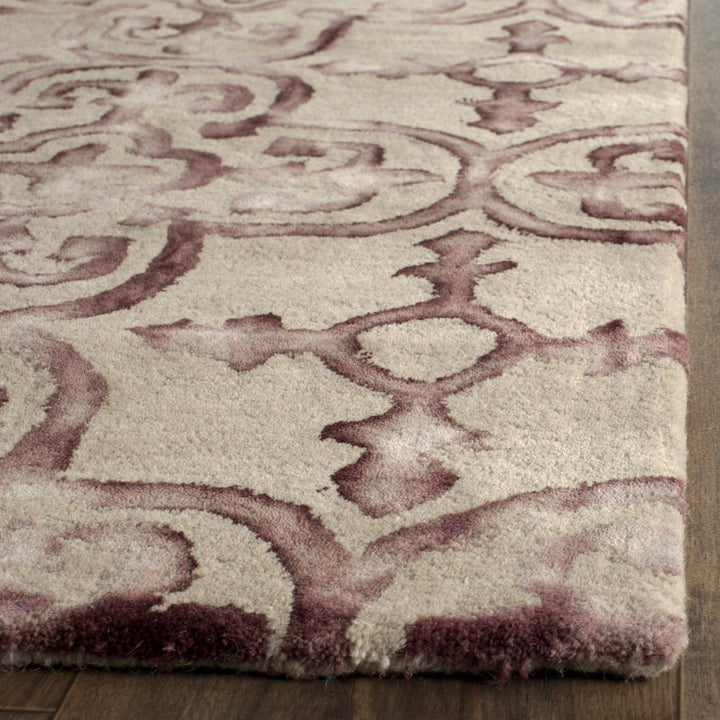 SAFAVIEH Dip Dye DDY711G Handmade Beige / Maroon Rug Image 7