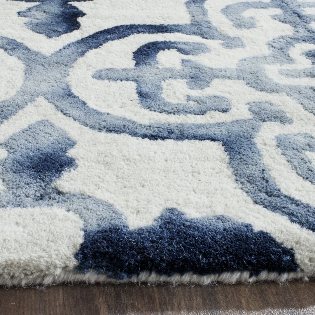 SAFAVIEH Dip Dye DDY711P Handmade Ivory / Navy Rug Image 7